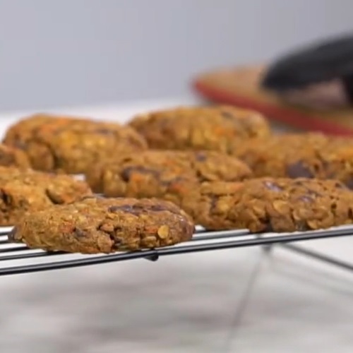 Cookies de cenoura com tahine